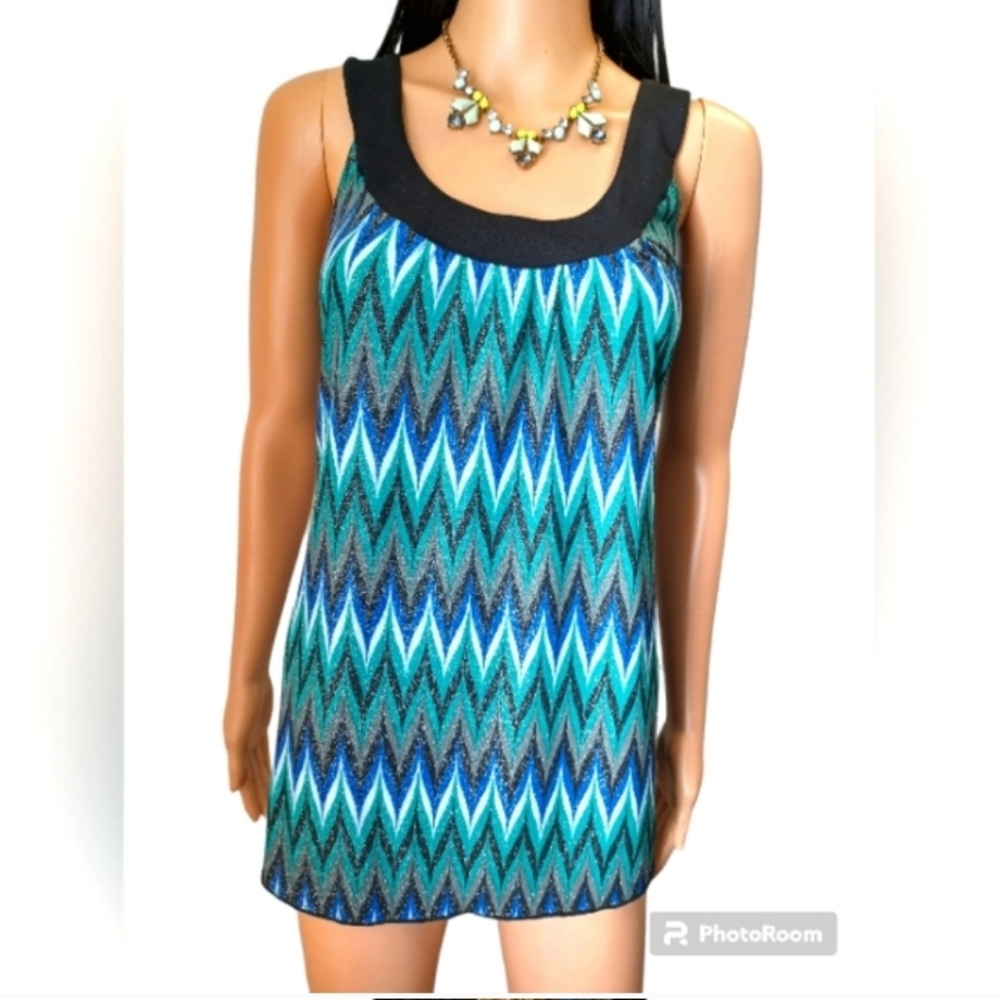 Shimmer & Sparkle Zig Zag Pattern Top Women's Size Lg
